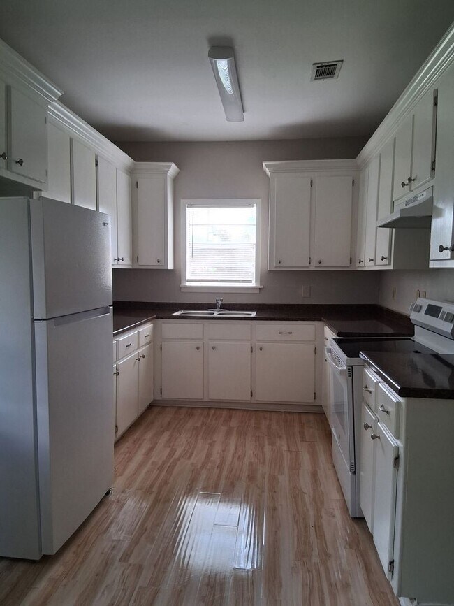Foto del edificio - 3 Bedroom 2 Bath Home