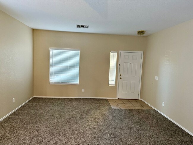 Building Photo - 4 Bedroom | 2 Bath - San Tan Ranch Single Level Home