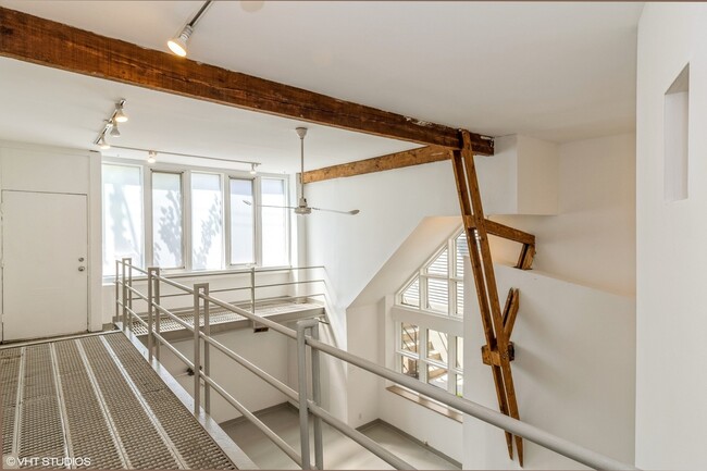 Foto del edificio - 726 W 18th St