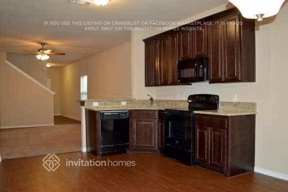 Building Photo - 1801 Vineridge Ln