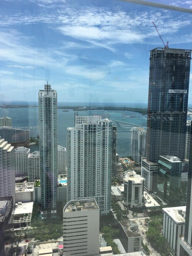 Foto del edificio - 45 SW 9th St