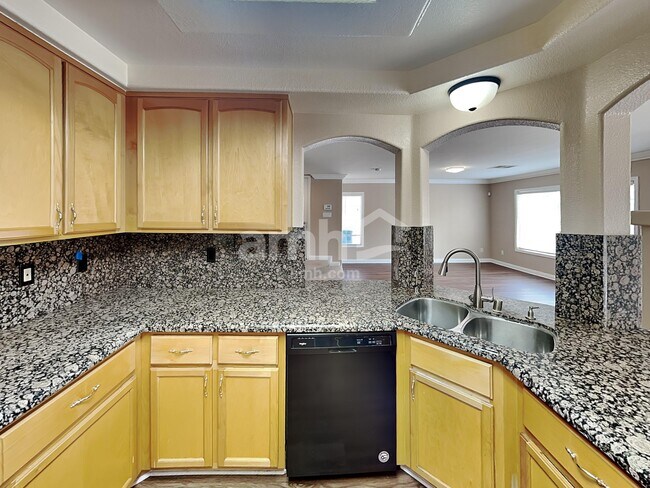 Foto del edificio - 9740 Powell Plateau Ct