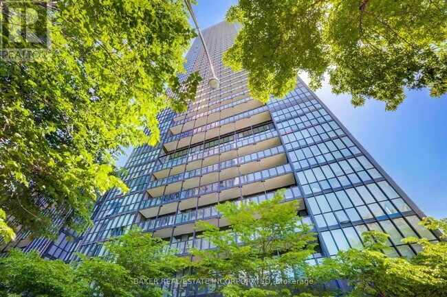 Photo du bâtiment - 101 Charles St E