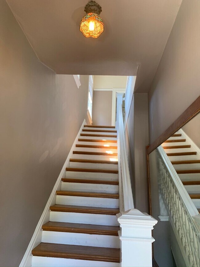 Building Photo - 1915-1919 Berkeley Way