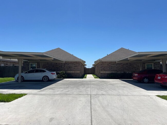 Foto del edificio - 2610 E Eisenhower Ave