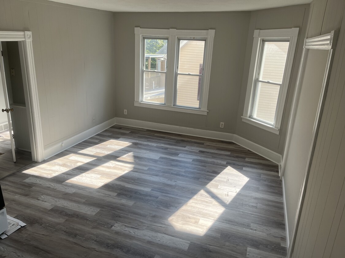 Living room - 51 Shelton Ave