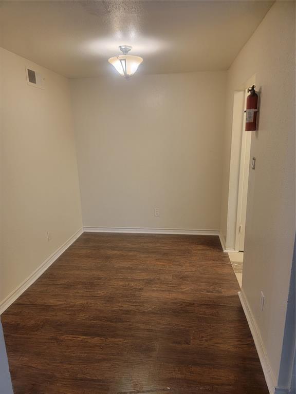 Building Photo - 5625 Antoine Dr