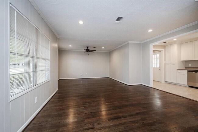 Building Photo - 1610 Cheshire Ln