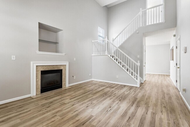 Foto del edificio - 3 BR 3 BA Townhouse