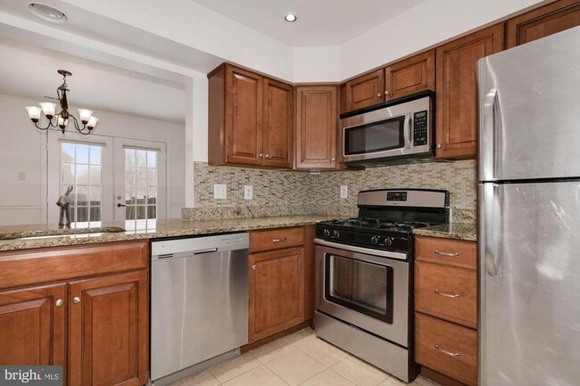 Building Photo - 305 Sequoia Dr