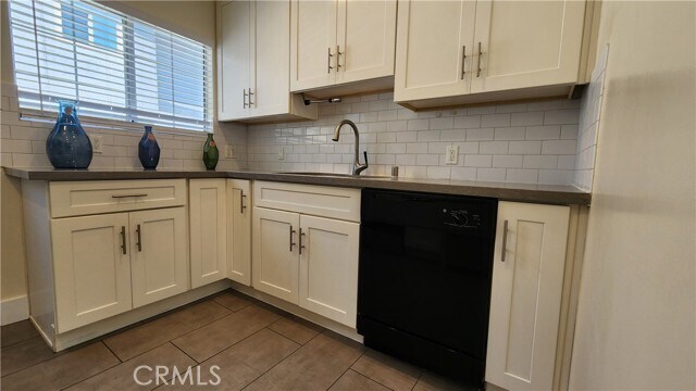 Foto del edificio - 18009 Bullock St