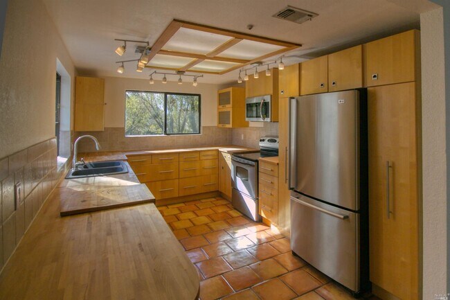 Foto del edificio - 985 Copeland Creek Dr