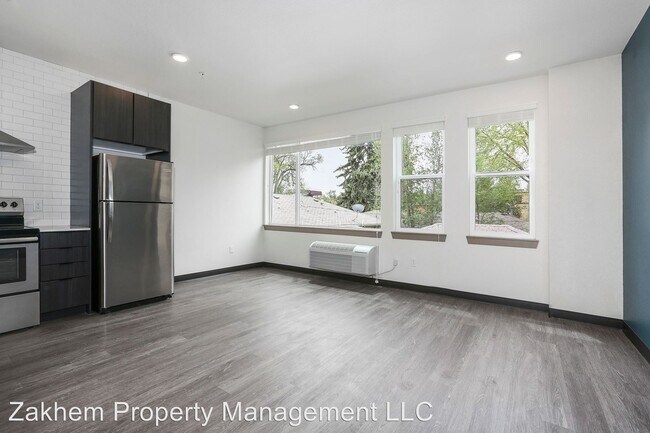 Foto del edificio - 3785 Yates St