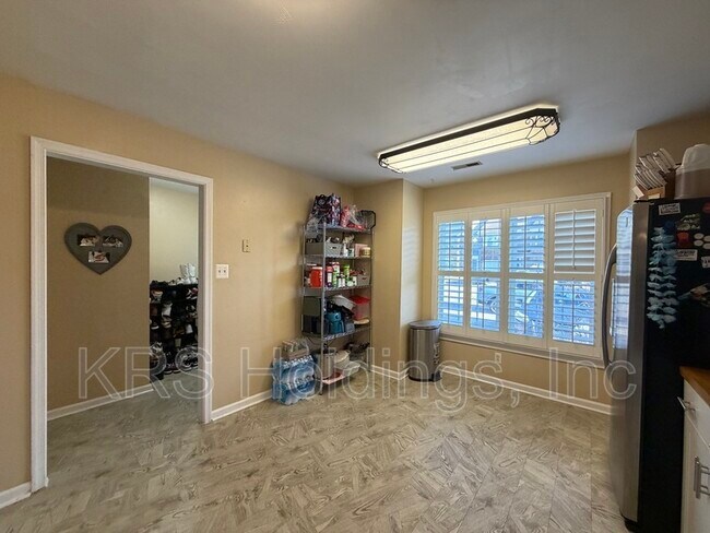 Foto del edificio - 3842 Whitechapel Arch