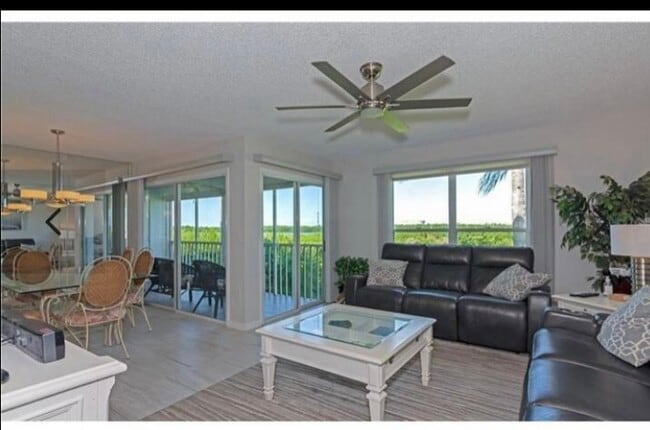 Building Photo - 949 Sandpiper Cir