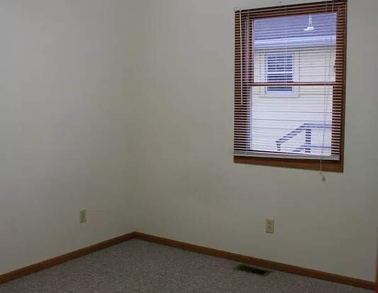 Foto del edificio - 220 S College Ave