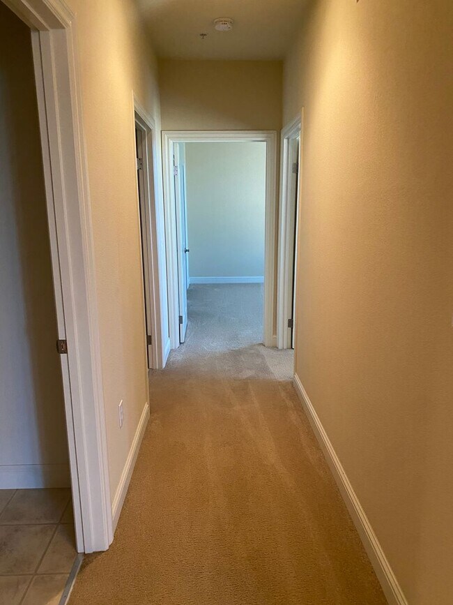 Foto del edificio - Spacious 2 Bedroom, 2 Bathroom Condo locat...