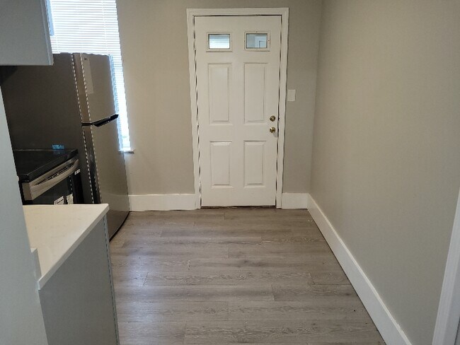 Foto del edificio - 4155 McRee Ave