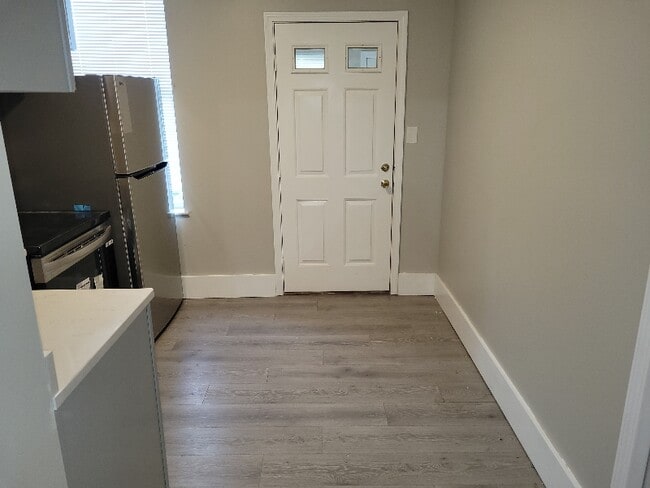 Building Photo - 4155 McRee Ave