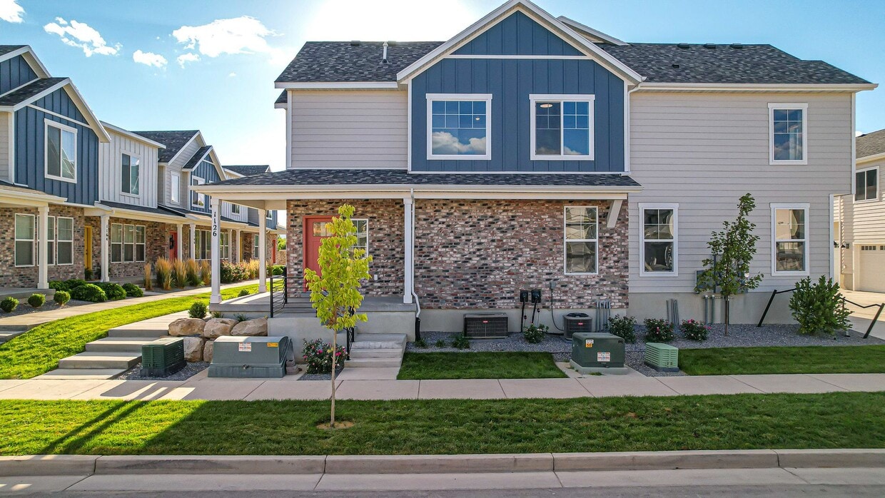Primary Photo - Incredible End Unit in Spanish Fork's Rive...