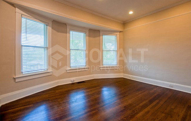 Building Photo - 935 Greenwood Ave NE
