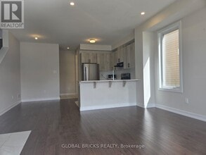 Building Photo - 524 Oldenburg Ave