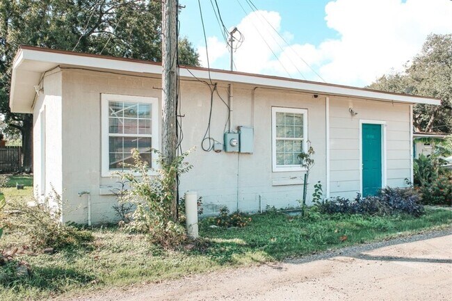 Building Photo - 806 3rd Ave N