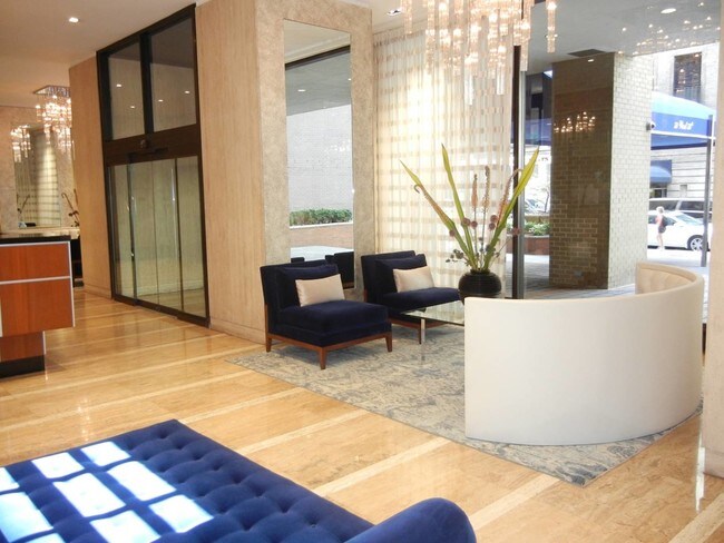 Foto del edificio - 58 W 58th St