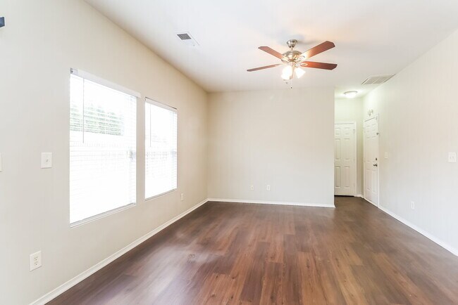 Foto del edificio - 9606 Hollyburgh Ter