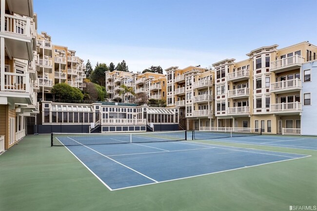 Foto del edificio - 3BR/2BA Spacious Condo! Laundry! Parking! ...
