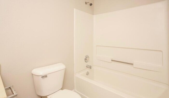 Foto del edificio - 7563 Hollow Reed Ct