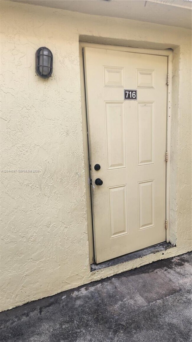 Foto del edificio - 1045 S Flagler Ave