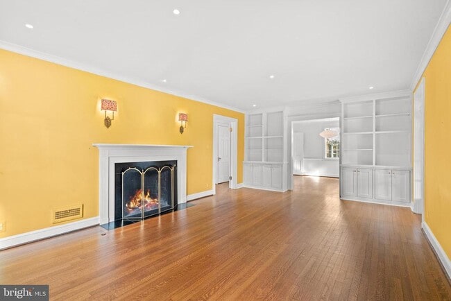 Building Photo - 6045 Edgewood Terrace