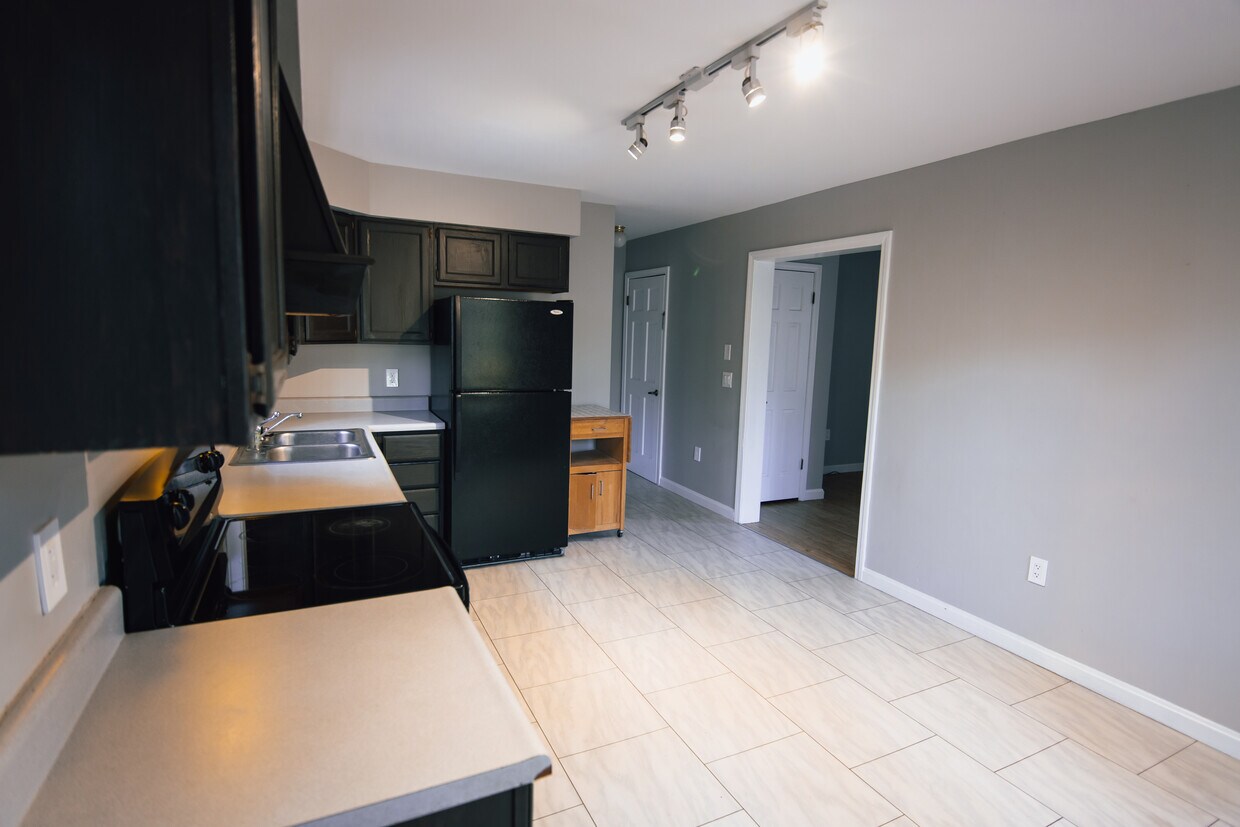 698 Wire Rd Unit 1, Wells, ME 04090 Condo for Rent in Wells, ME