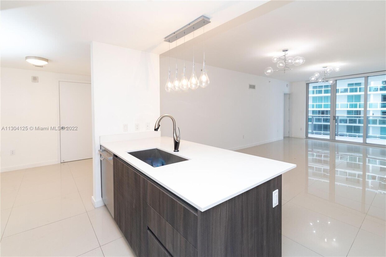 Foto del edificio - 488 NE 18th St