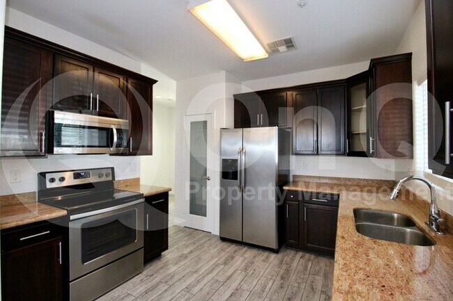 Building Photo - 7323 E Belleview St