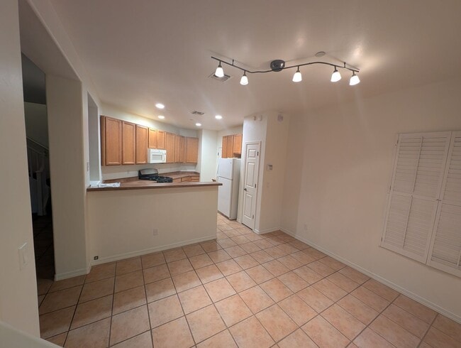 Building Photo - 4 Bedroom and 2.5 Bath Rental