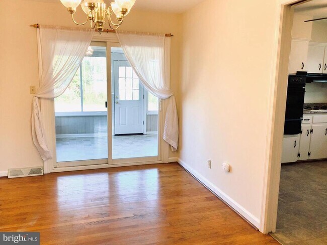 Foto del edificio - 125 Hillcrest Dr