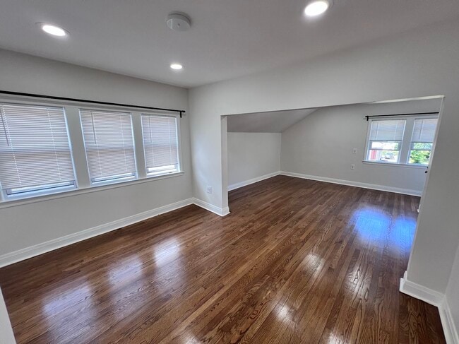 Building Photo - 2303 N 74th Ave