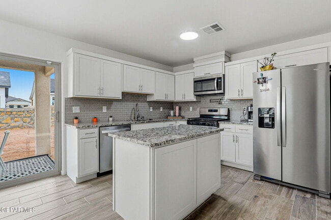 Foto del edificio - 15252 Apex Ct