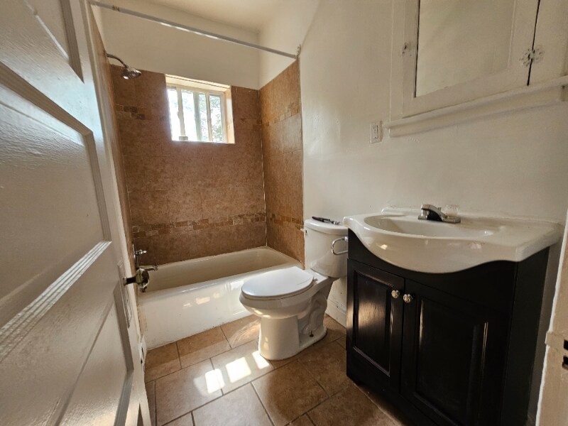 44 Walnut St Unit 3, WilkesBarre, PA 18702 Room for Rent in Wilkes