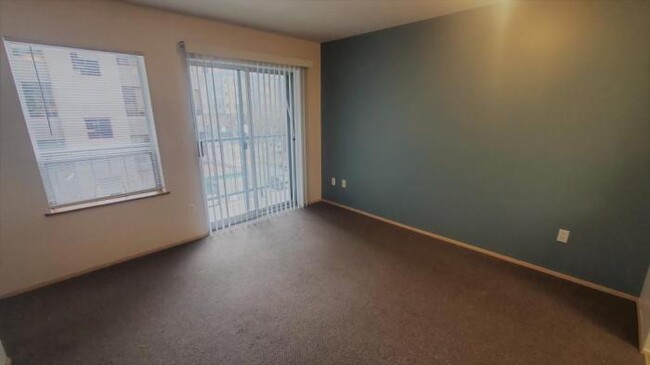 Building Photo - 0 bedroom in Seattle WA 98121