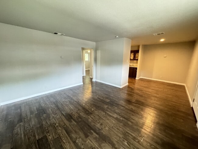 2 Bedroom and 1 bathroom ready to move in - 2 Bedroom and 1 bathroom ready to move in Apartment
