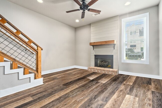 Foto del edificio - 221 N Debardeleben St