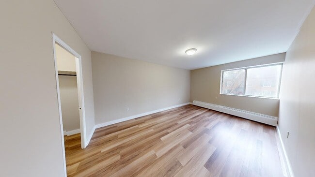 Interior Photo - 255 Stewart