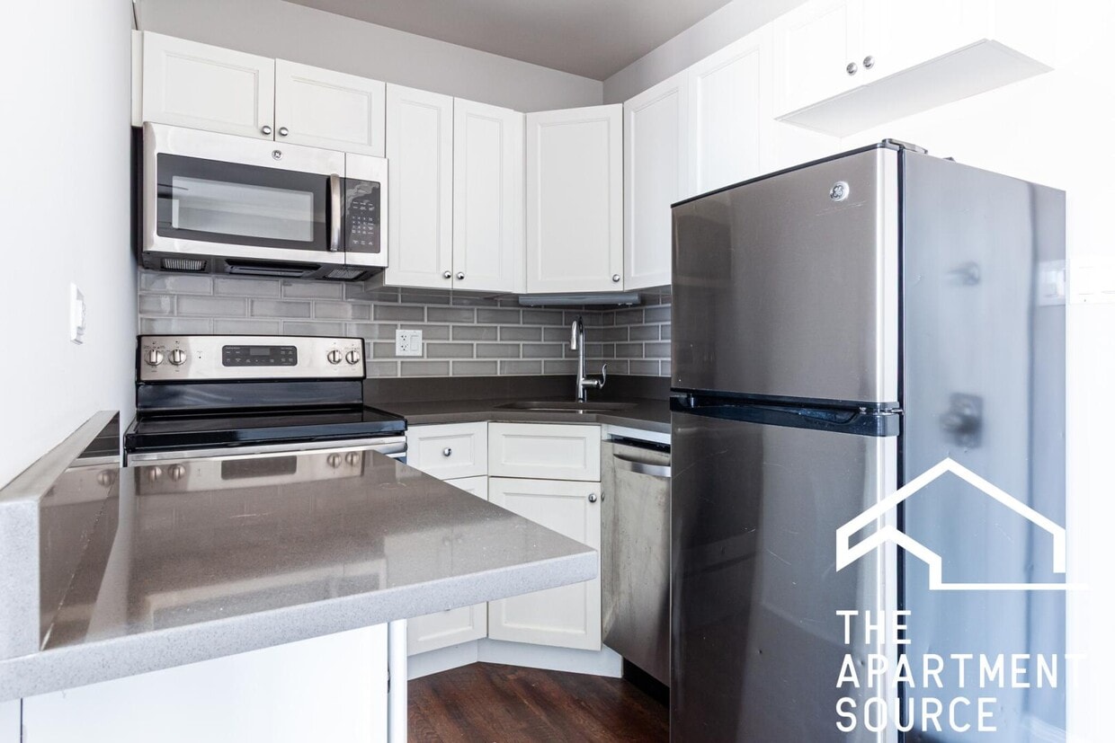 Photo - 817 West Lakeside Place #510