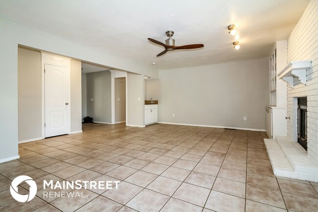 Building Photo - 10101 Mamus Ln