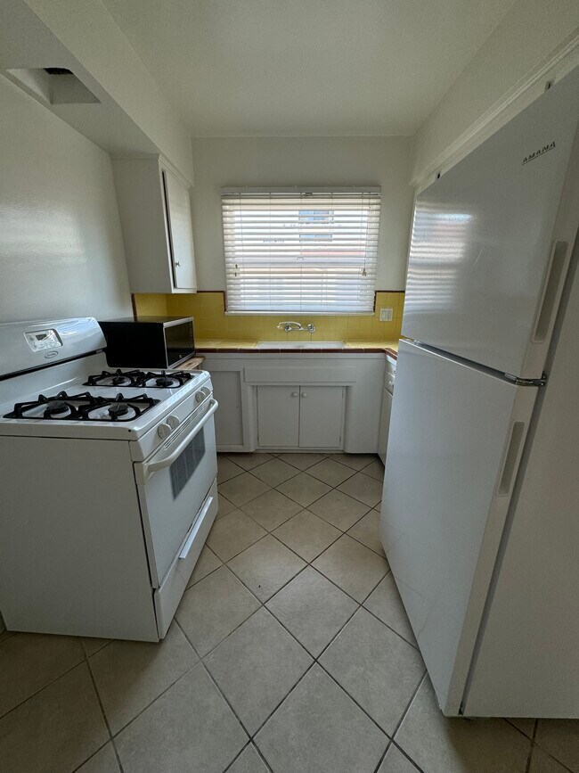 Cocina - 11641 National Blvd