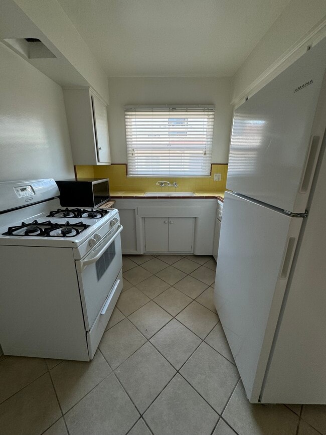 Kitchen - 11641 National Blvd