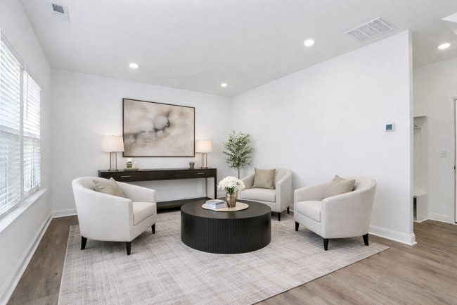 Photo - 707 Hoke Ln Townhome